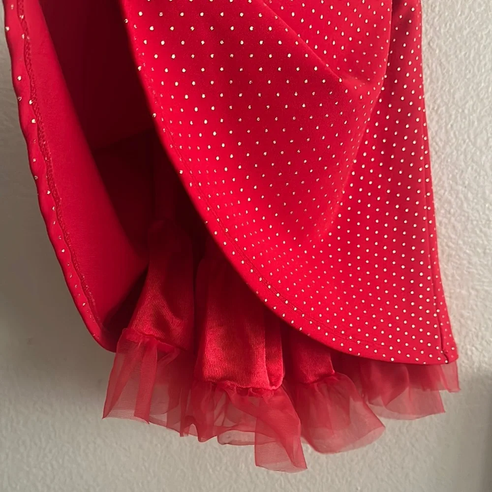 Red fancy dress - Picture 2 of 3